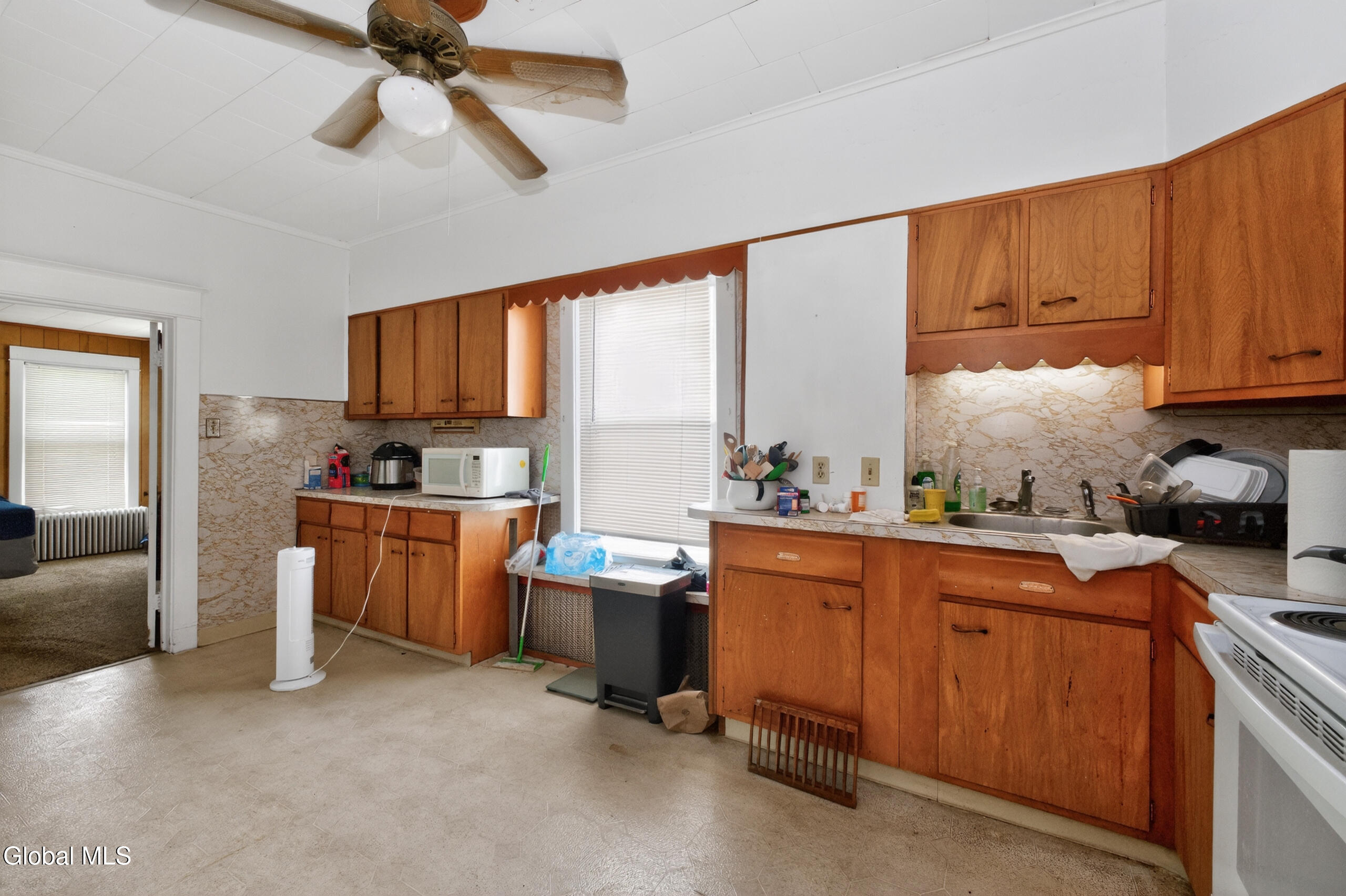 33 Osborne Road Albany, NY 12205 - Photo 9 of 31 1 Apt Down 4