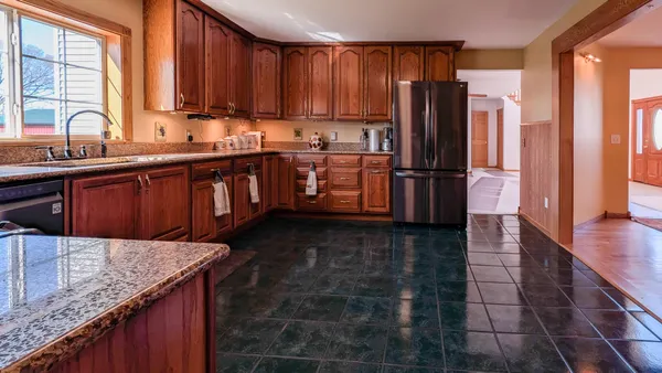 $529,900 | 700 38th Avenue Northeast, Austin, MN 55912