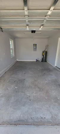 $2,400 | 2032 Southwest 252nd Street, Newberry, FL 32669