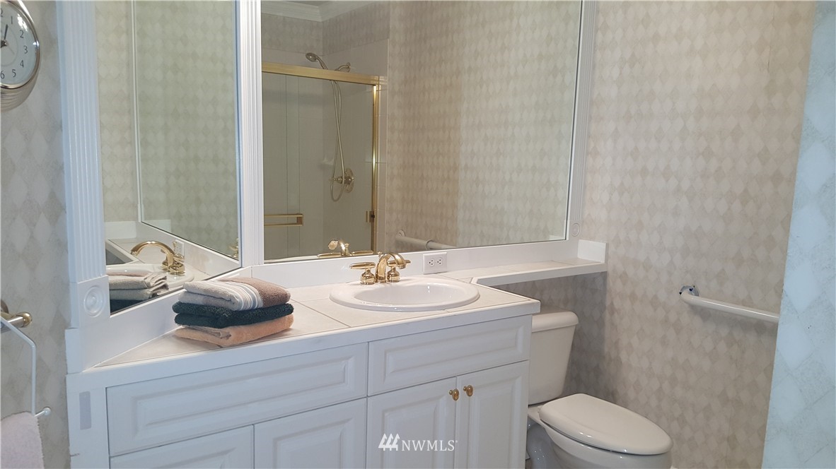 21005 37th Avenue Southeast Bothell, WA 98021 - Photo 11 of 20