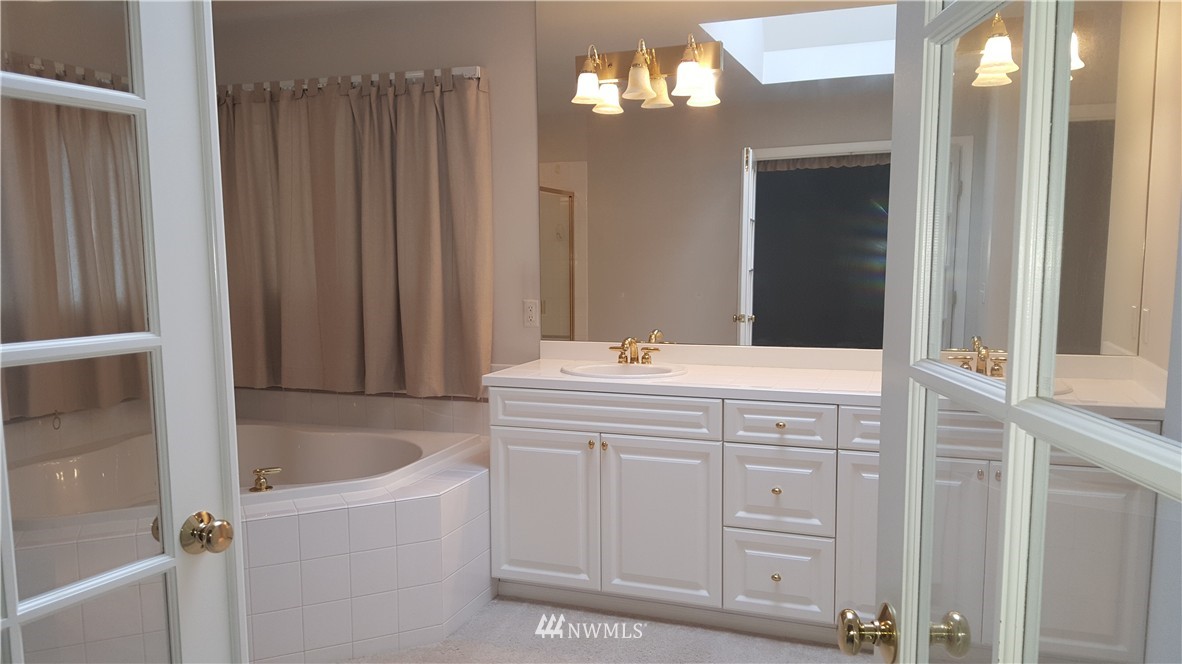 21005 37th Avenue Southeast Bothell, WA 98021 - Photo 14 of 20