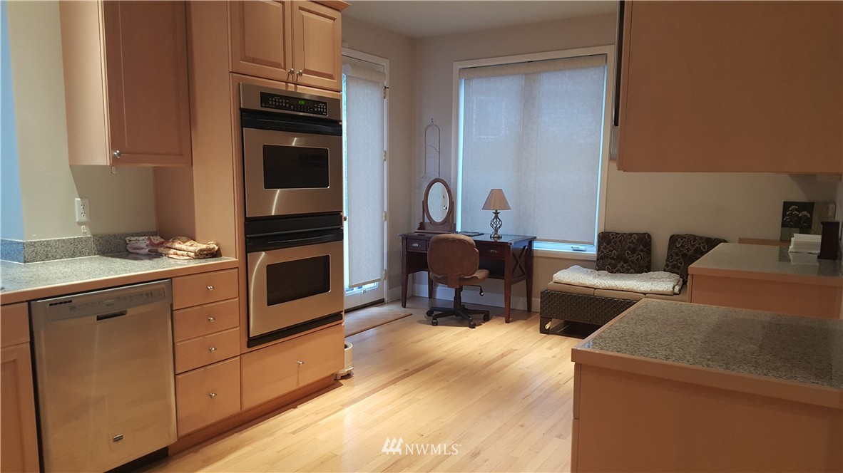 21005 37th Avenue Southeast Bothell, WA 98021 - Photo 5 of 20