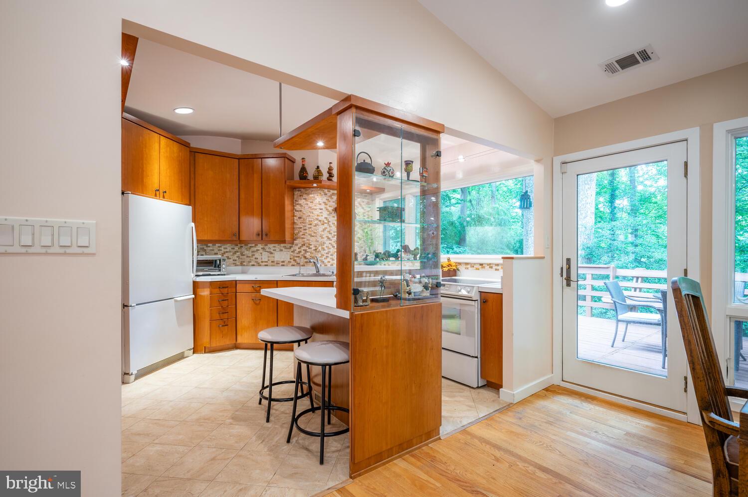 8313 Still Spring Court Bethesda, MD 20817 - Photo 10 of 39