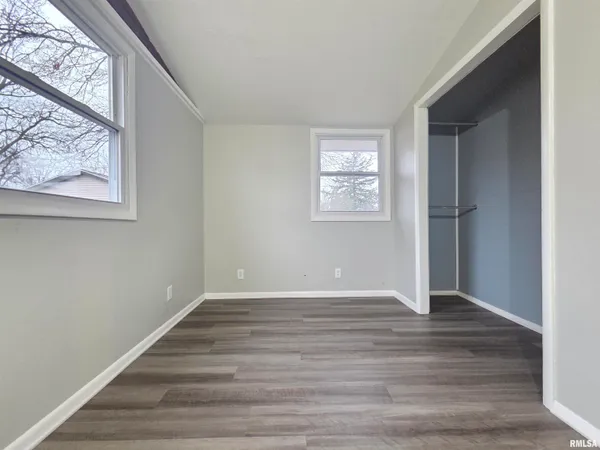 $100,000 | 1722 Harrison Street, Galesburg, IL 61401
