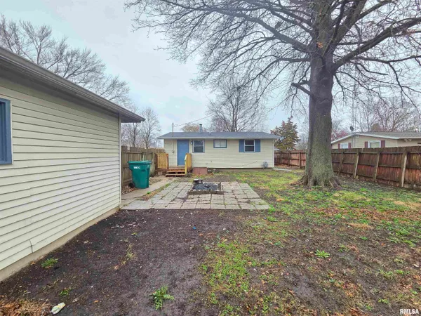 $100,000 | 1722 Harrison Street, Galesburg, IL 61401