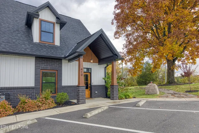 $528,999 | 410 Fleeta Williams Way, Sevierville, TN 37862