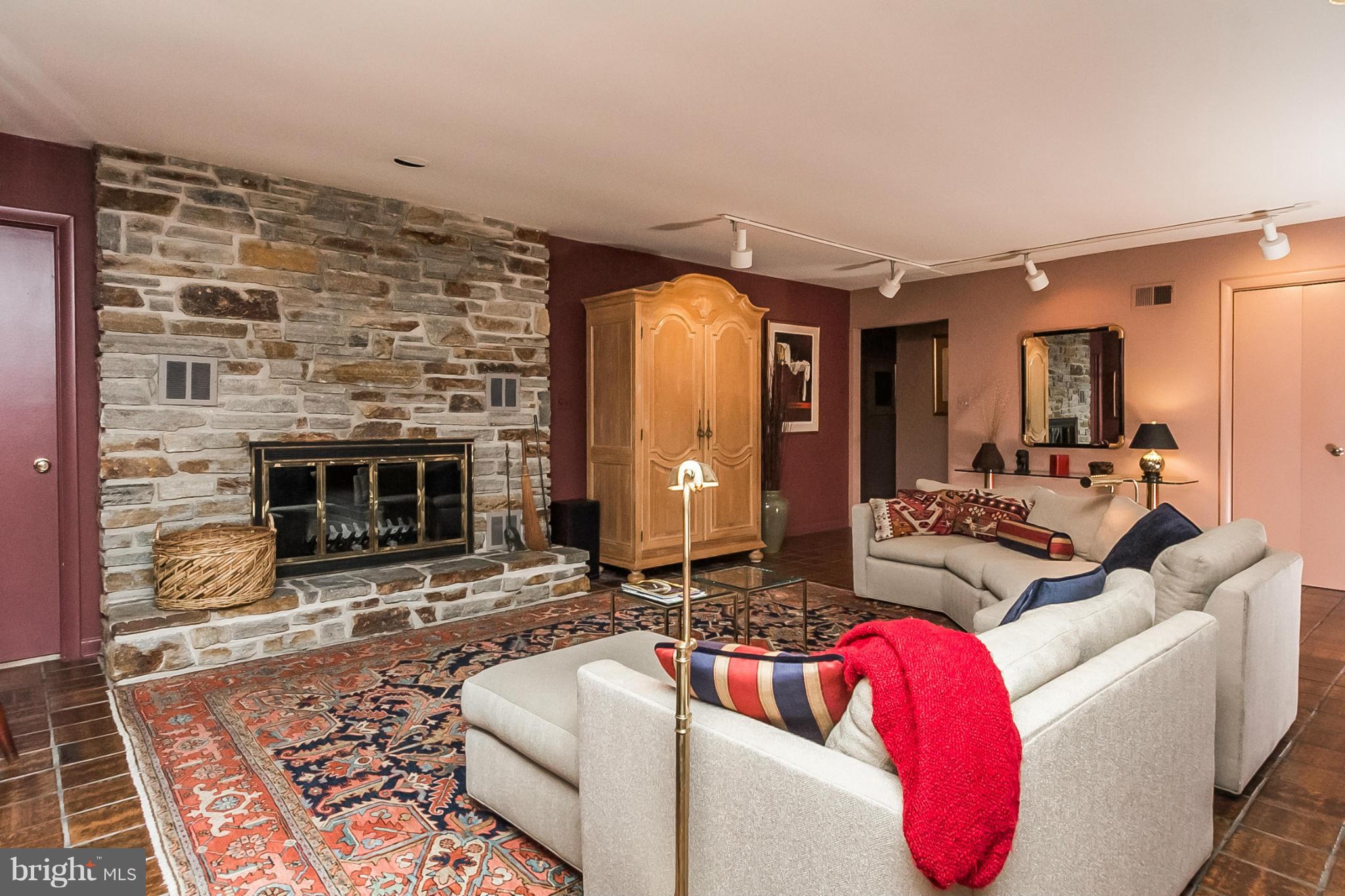 1315 Western Run Road Cockeysville, MD 21030 - Photo 9 of 24 Family Room
