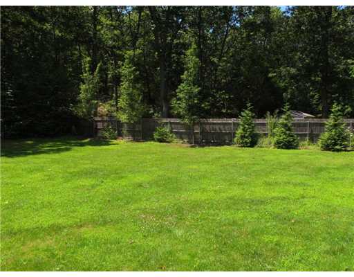556 Log Road Smithfield, RI 02917 - Photo 17 of 20 Yard/Garden.