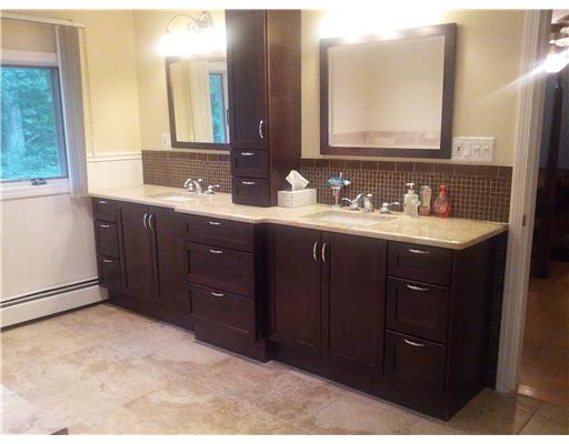 556 Log Road Smithfield, RI 02917 - Photo 7 of 20 Bathroom.