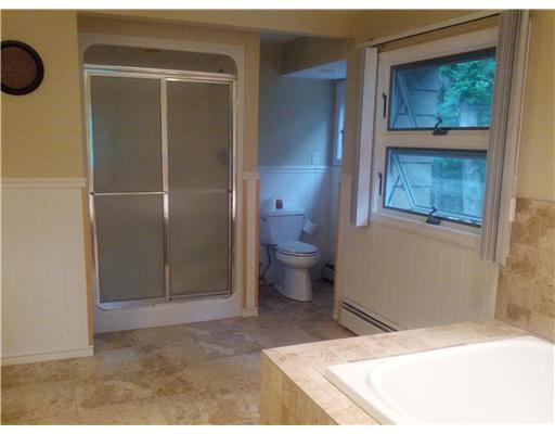 556 Log Road Smithfield, RI 02917 - Photo 8 of 20 Bathroom.