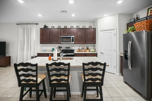 $469,900 | 2487 East Boulder Avenue, Apache Junction, AZ 85119