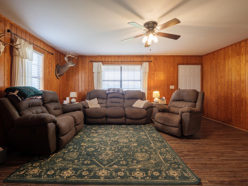 6943 Simpson Road Hahira, GA 31632 - Photo 6 of 31 Gallery Image 6