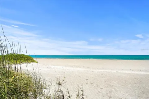 $1,195,000 | 3424 Old Oak Drive, Sarasota, FL 34239