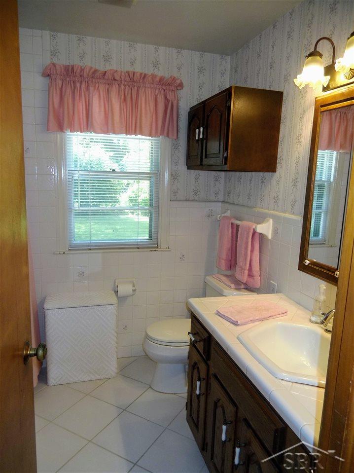 410 West Sugnet Road Midland, MI 48640 - Photo 18 of 26 31321467-17.JPG