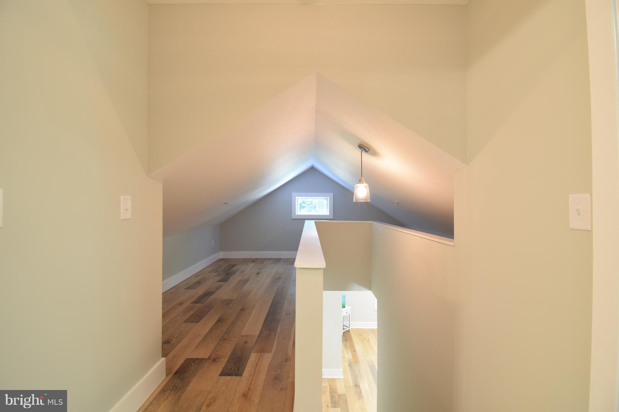 516 Pafel Road Annapolis, MD 21401 - Photo 14 of 30 Upper level reading nook