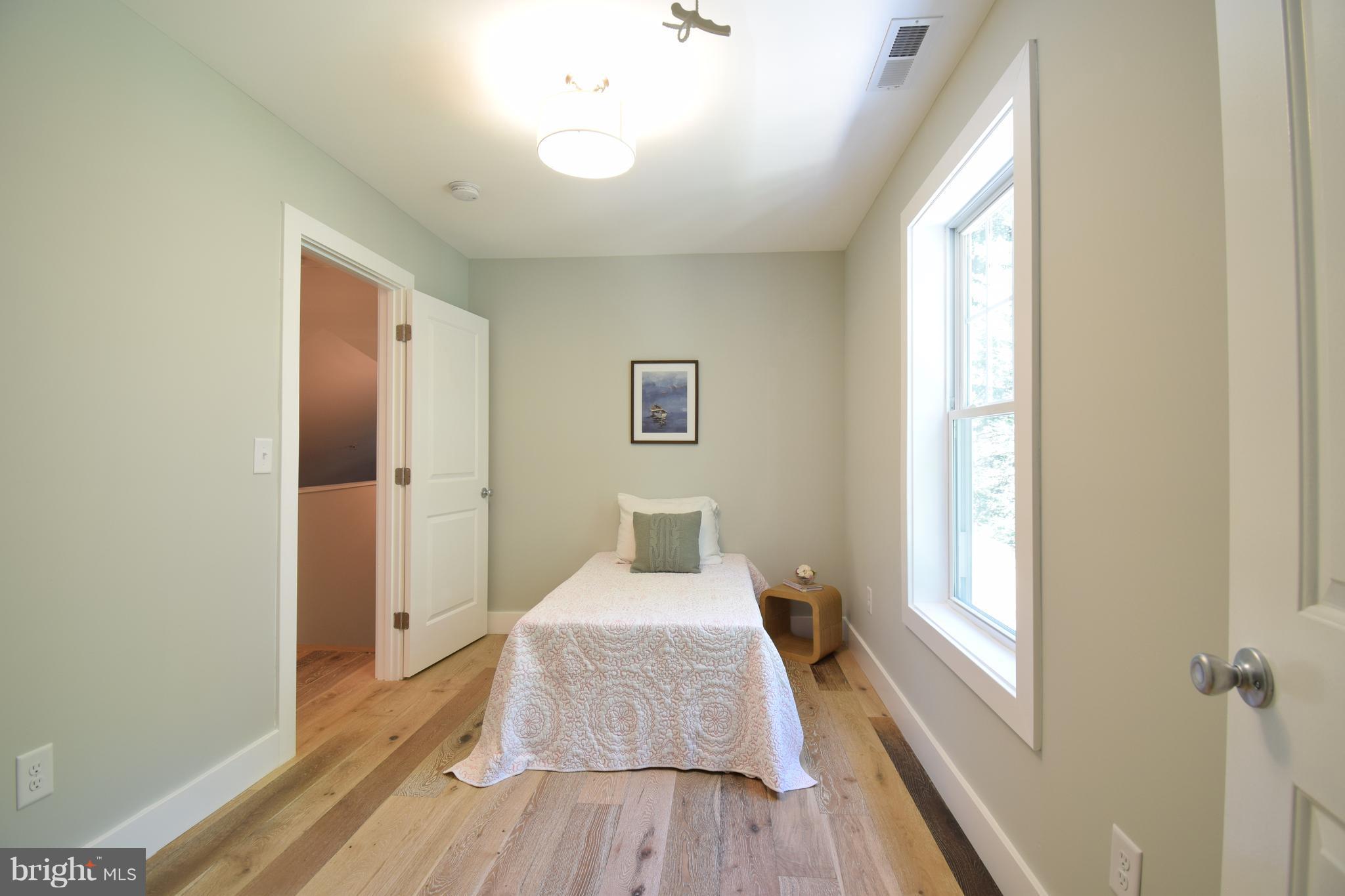516 Pafel Road Annapolis, MD 21401 - Photo 18 of 30 2nd level bedroom