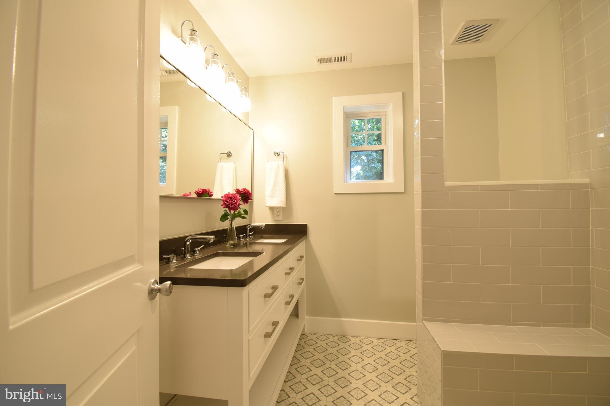 516 Pafel Road Annapolis, MD 21401 - Photo 19 of 30 Master bath