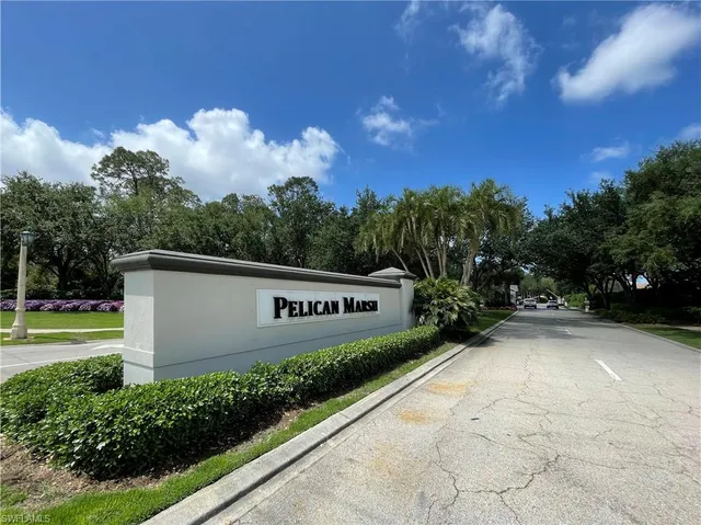a view of a tennis court
