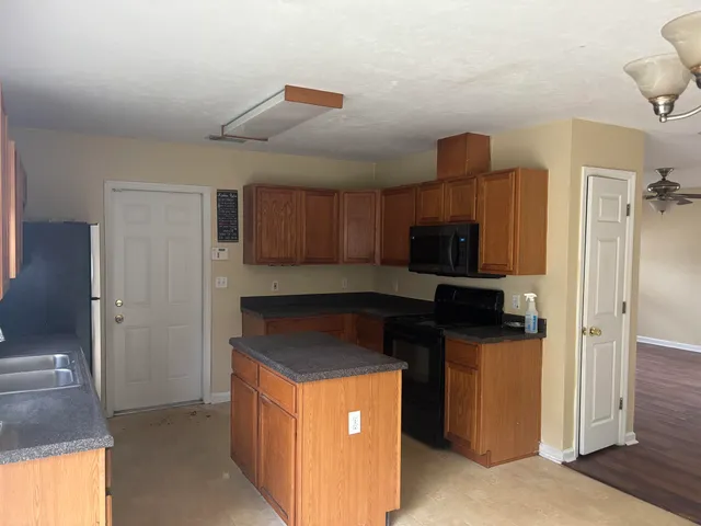 $1,600 | 877 Medical Commons Court, Tallahassee, FL 32310