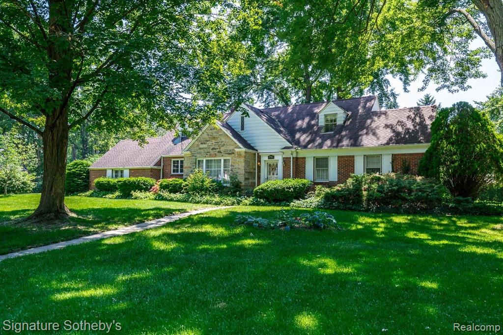 27745 Rackham Drive Lathrup Village, MI 48076 - Photo 1 of 36