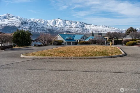 $2,500,000 | 235 Key Lane, Chelan, WA 98816