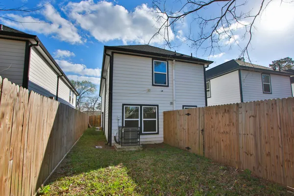 $1,600 | 5709 Breland Street, Unit A, Houston, TX 77016