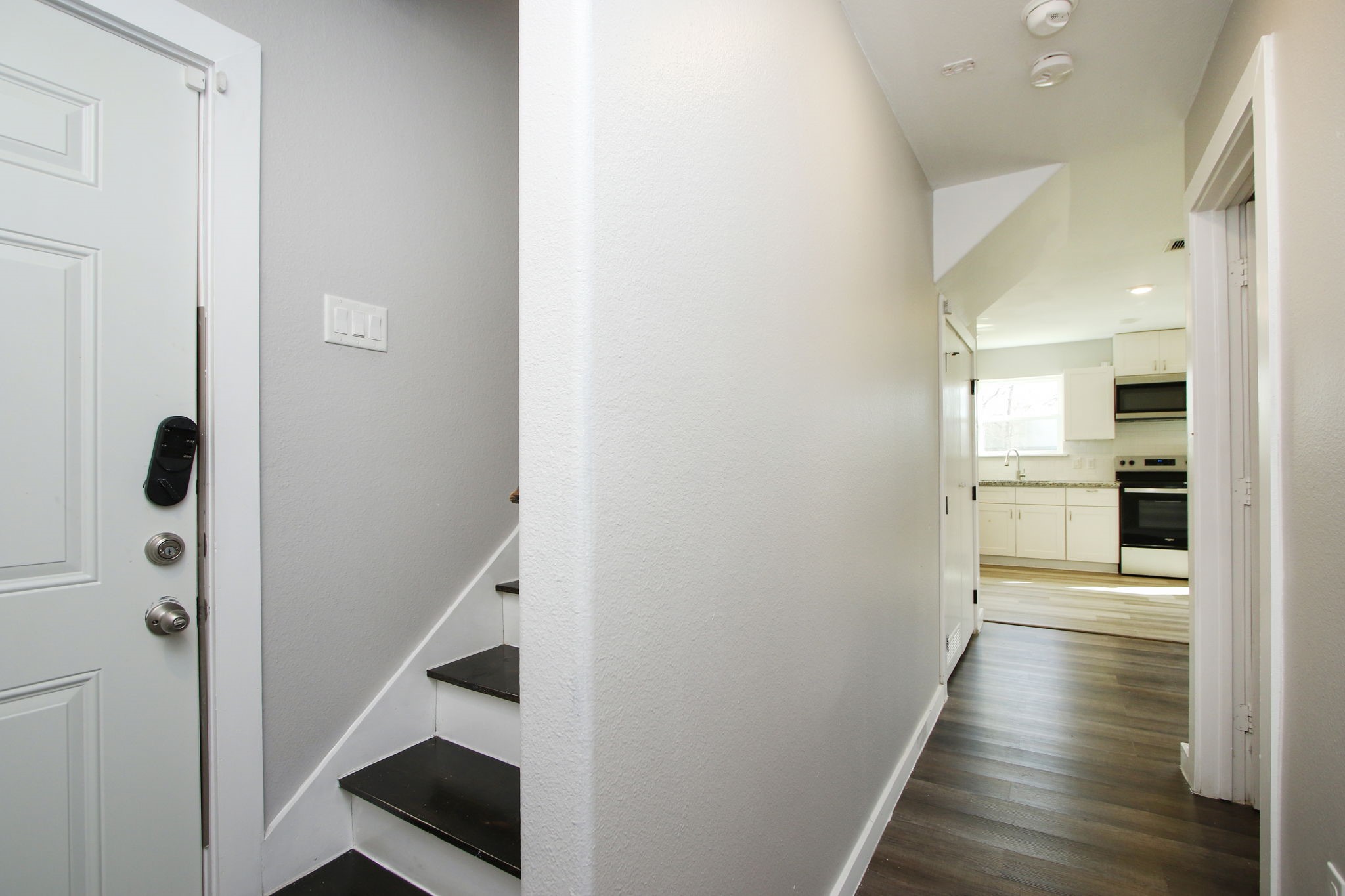 5709 Breland Street, Unit A Houston, TX 77016 - Photo 4 of 30