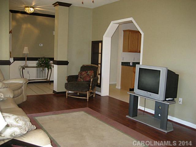 906 Houston Heights Road Charlotte, NC 28262 - Photo 4 of 15