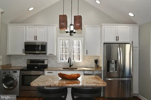 $495,000 | 4601 South Blue Ridge Turnpike, Rochelle, VA 22738