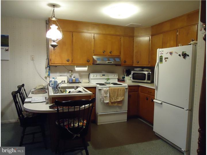 3200 Stoudts Ferry Bridge Road Reading, PA 19605 - Photo 8 of 18 Kitchen