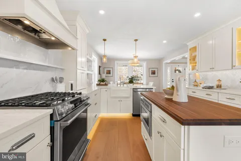 $1,495,000 | 466 St Davids Avenue, Wayne, PA 19087