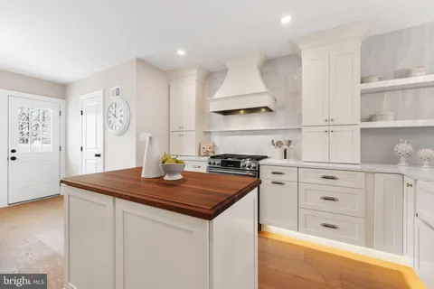 $1,495,000 | 466 St Davids Avenue, Wayne, PA 19087