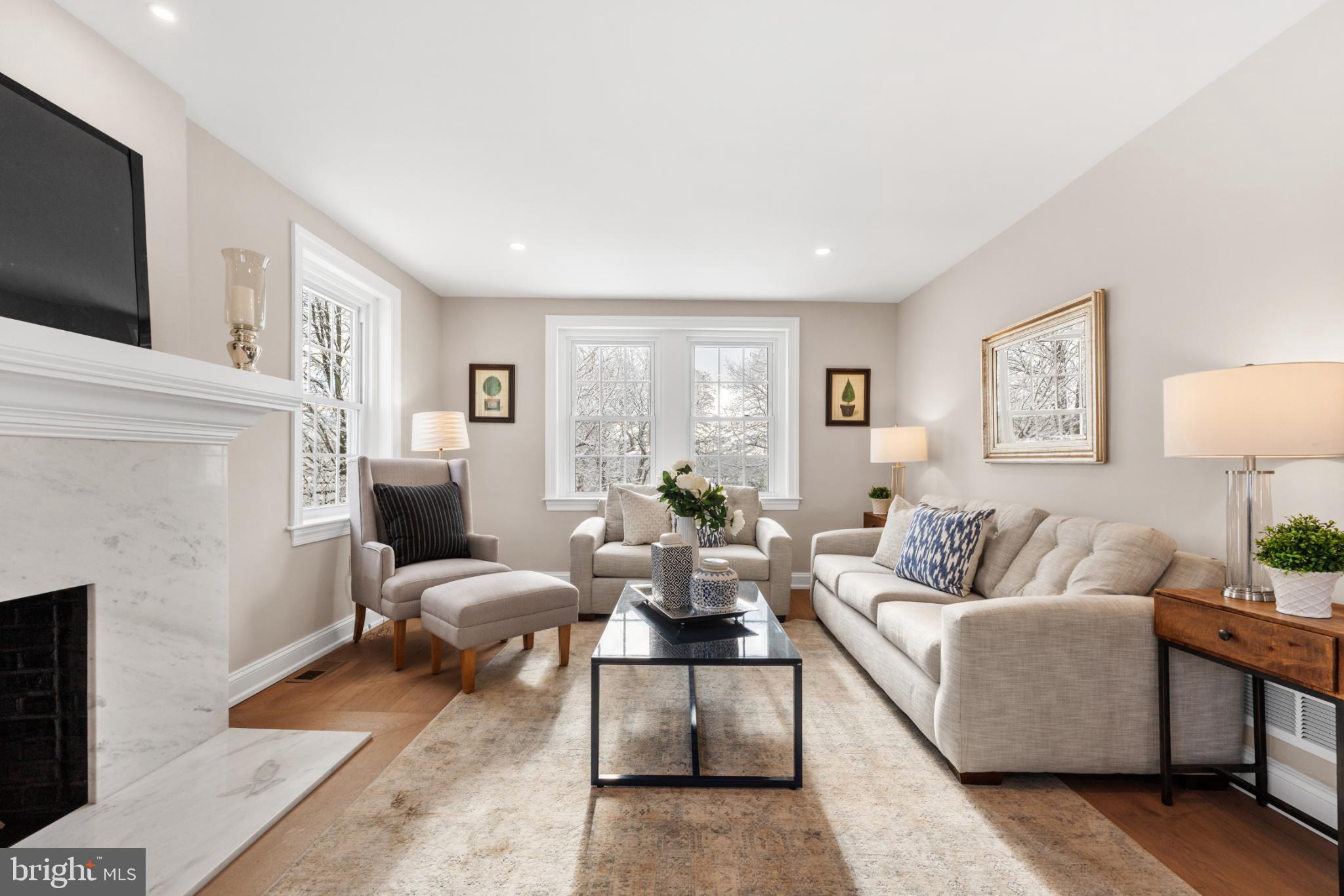 466 St Davids Avenue Wayne, PA 19087 - Photo 7 of 42 a living room with furniture and a fireplace