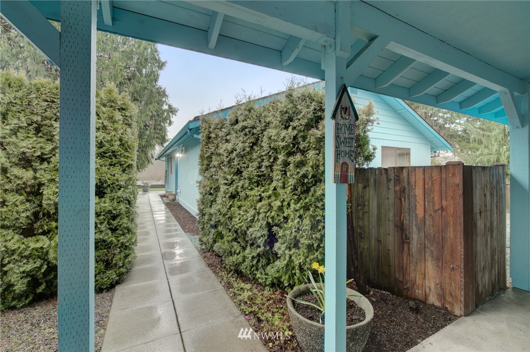 1104 Dyer Road Sultan, WA 98294 - Photo 20 of 40 a view of a backyard with pathway