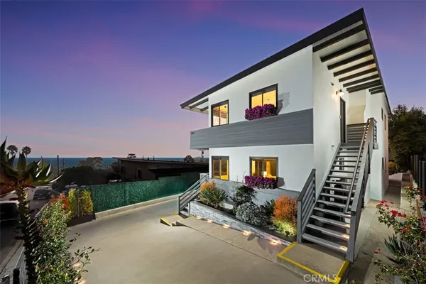 $3,295,000 | 284 Chiquita Street, Laguna Beach, CA 92651