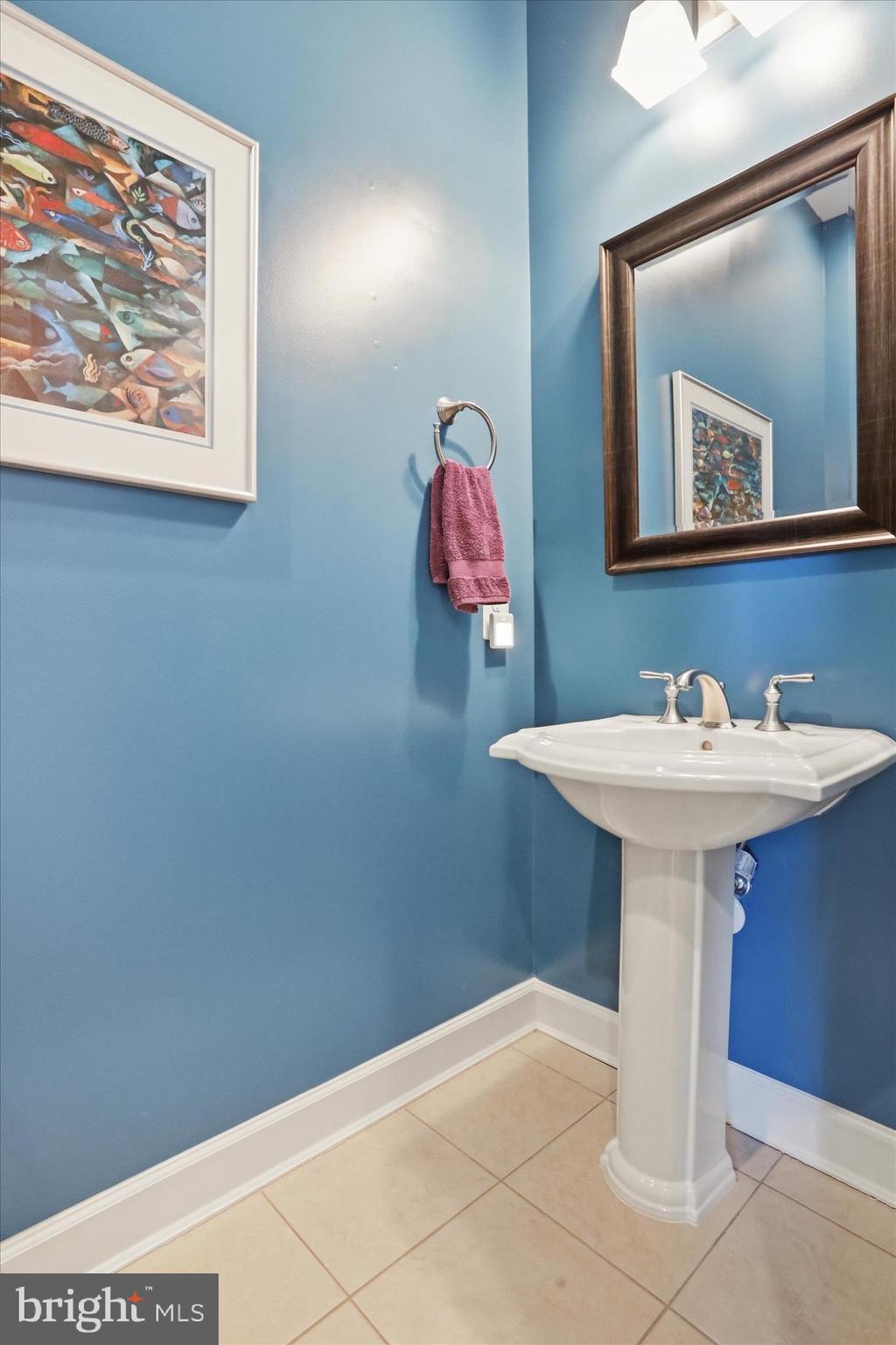 5754 Tuscarora Road Tuscarora, MD 21790 - Photo 35 of 68 1st floor powder room.