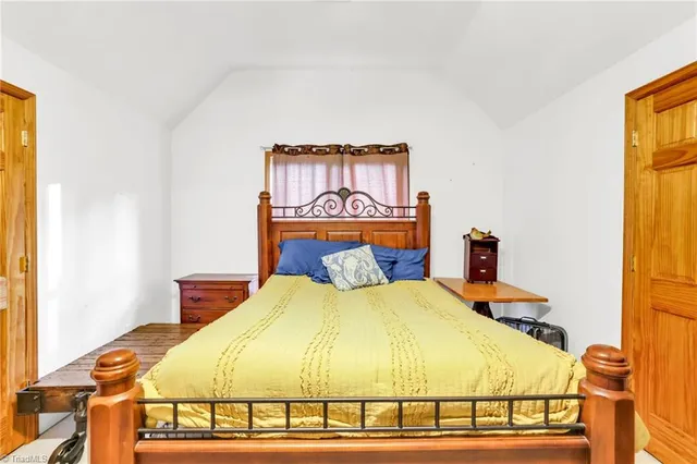 $975,000 | 886 Jefferson Highway, Mouth Of Wilson, VA 24363