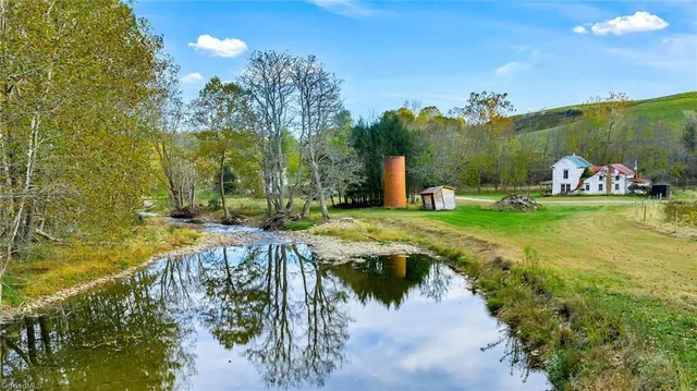 $975,000 | 886 Jefferson Highway, Mouth Of Wilson, VA 24363