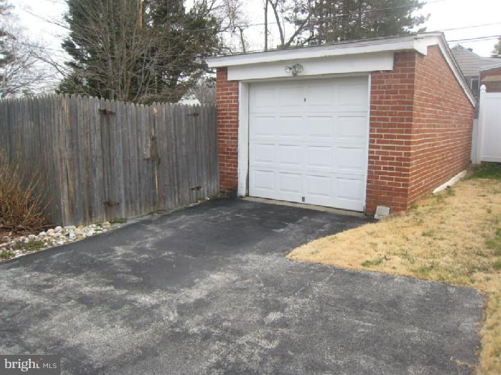 31 Pleasant Road Broomall, PA 19008 - Photo 15 of 16 Garage