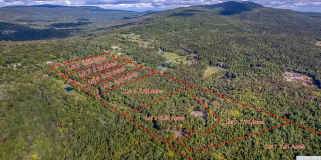 a outdoor view of yard