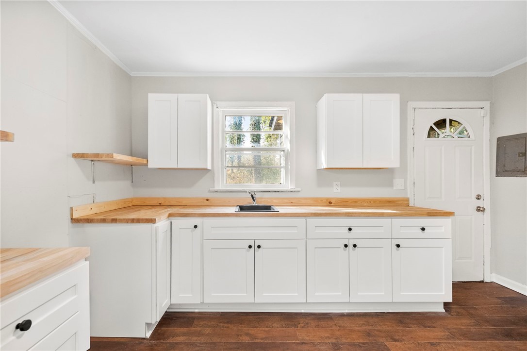 825 Dora Drive Anderson, SC 29624 - Photo 12 of 27 This newly updated kitchen offers ample counter space and storage solutions.