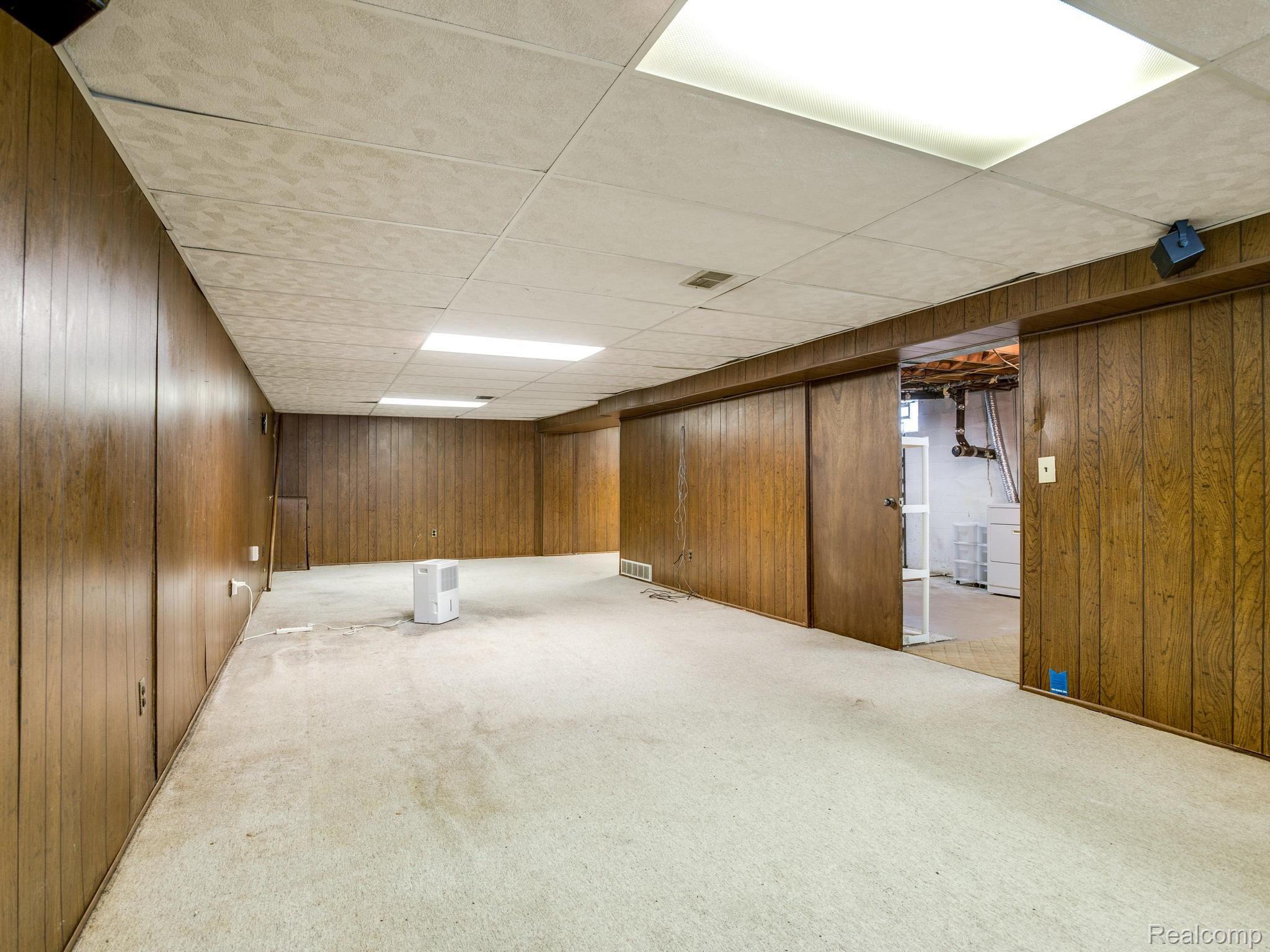 5311 Westview Road Clarkston, MI 48346 - Photo 17 of 29 5311 Westview Rd Clarkston MI-014-014-5311 Westview0014-MLS_Size.jpg