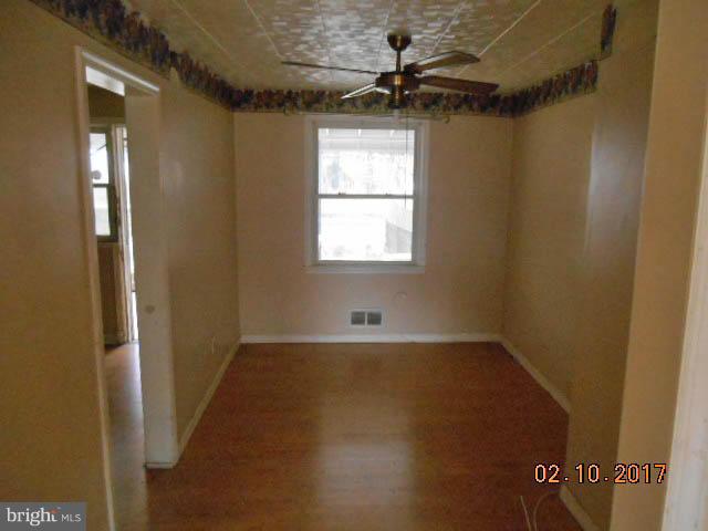 4313 Cedar Garden Road Baltimore, MD 21229 - Photo 8 of 9 Dining Room