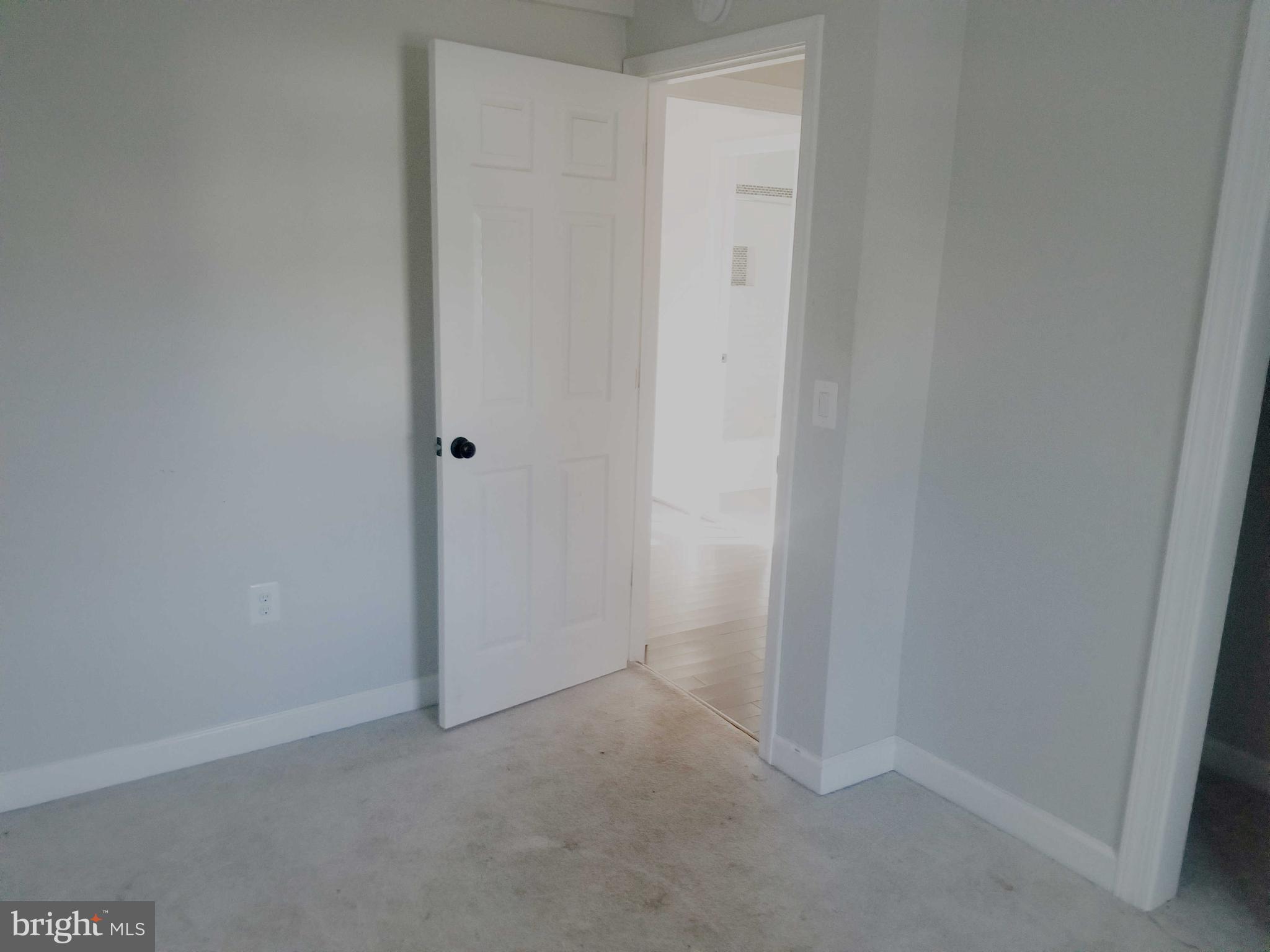 7812 E Road Pasadena, MD 21122 - Photo 13 of 19 Interior
