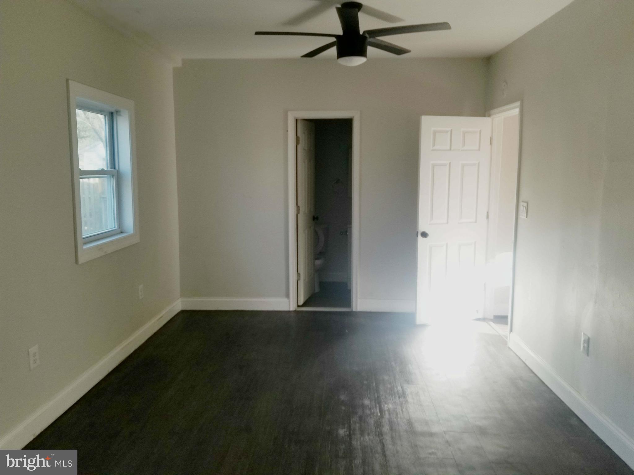 7812 E Road Pasadena, MD 21122 - Photo 15 of 19 Interior