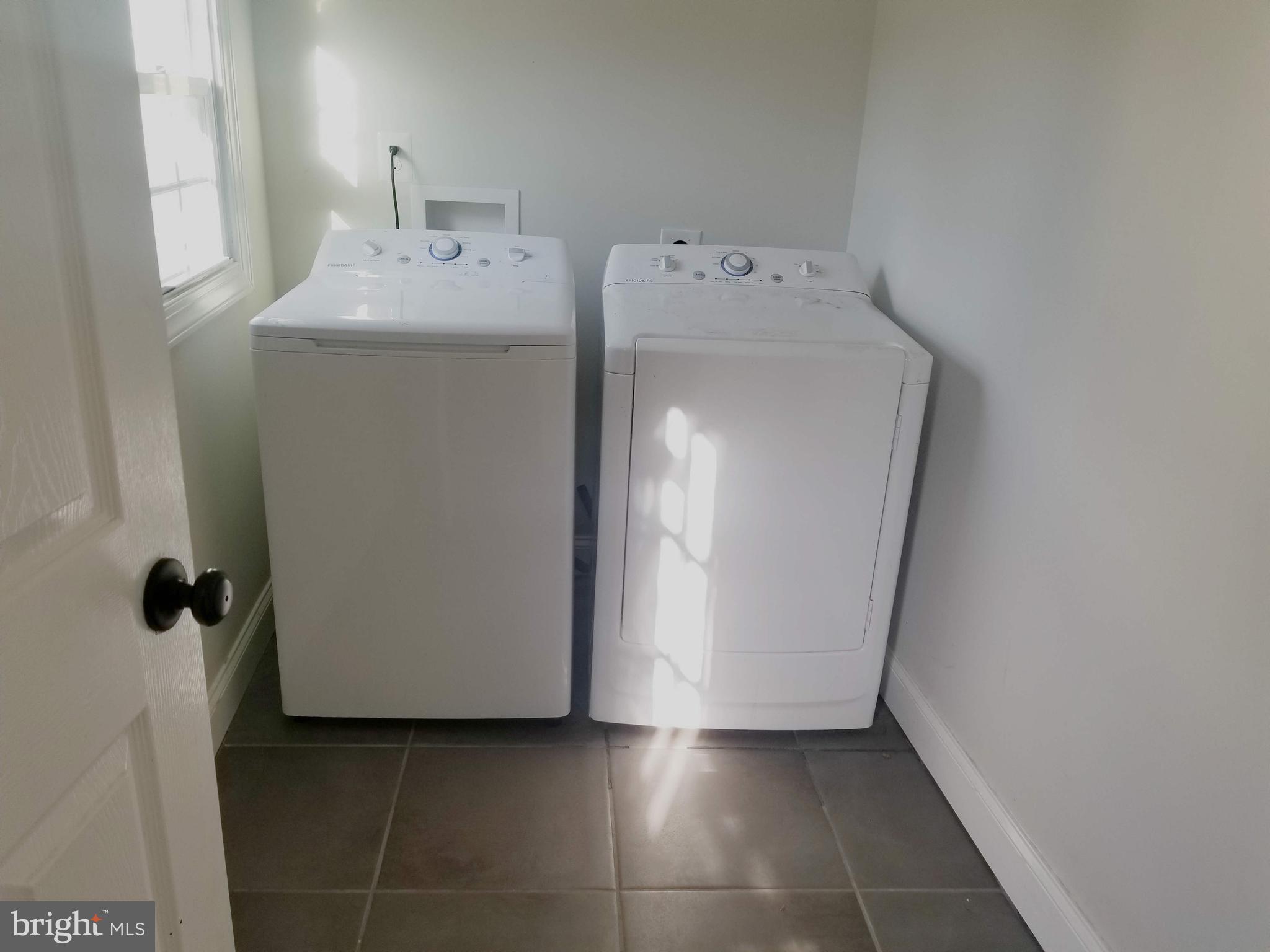 7812 E Road Pasadena, MD 21122 - Photo 19 of 19 Interior