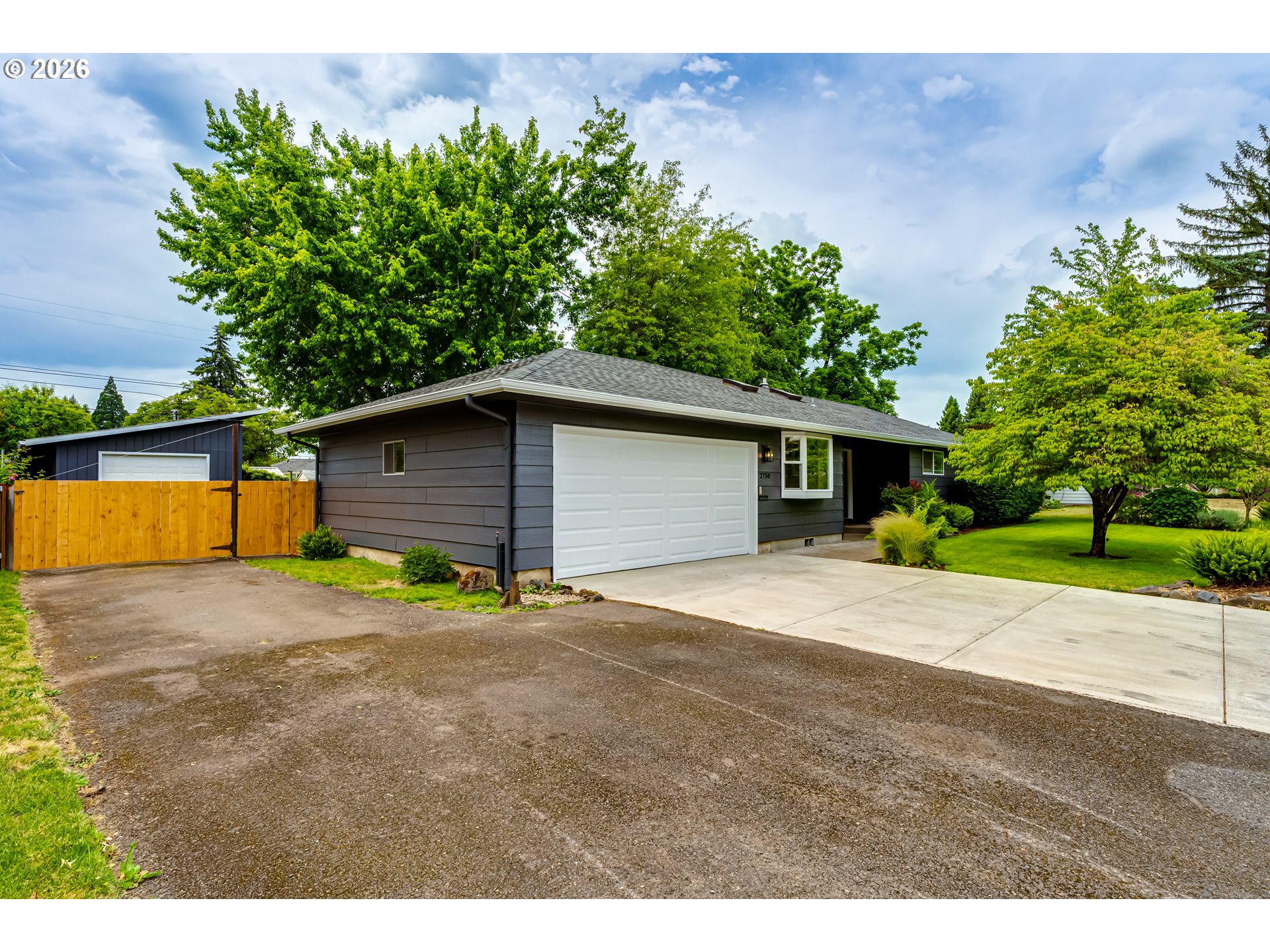 2750 Villa Way Springfield, OR 97477 - Photo 2 of 40