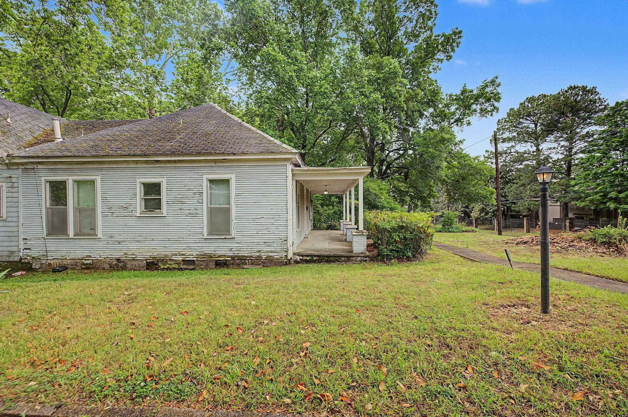790 Colonial Road Memphis, TN 38117 - Photo 6 of 39