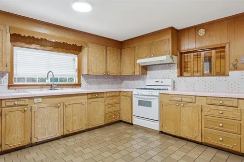 $395,000 | 3591 Lake Street, Lake Charles, LA 70605