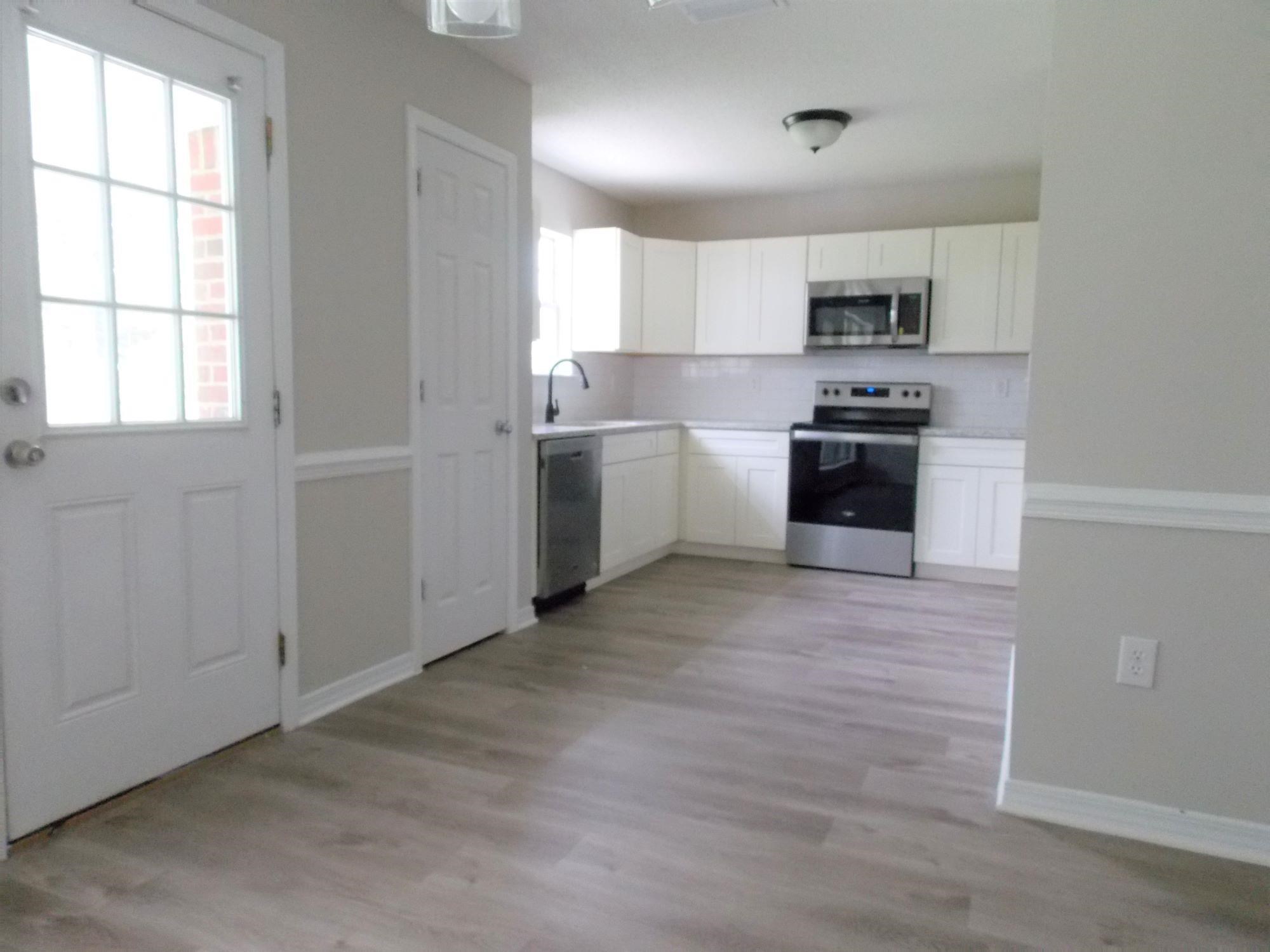 525 Hamilton Boulevard Foley, AL 36535 - Photo 12 of 28 Kitchen
